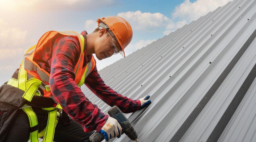 Professional gutter cleaning in East Palestine, OH